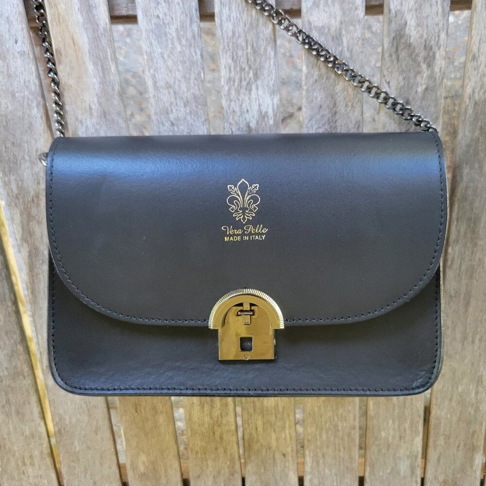 New VERA PELLE Italy Black Leather Chain Strap Crossbody Bag Purse